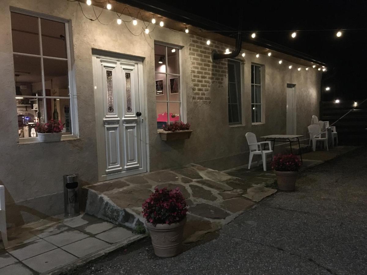 Маймун Дере-Басейн, Хотел, Италианска Пица Svoge Exterior foto